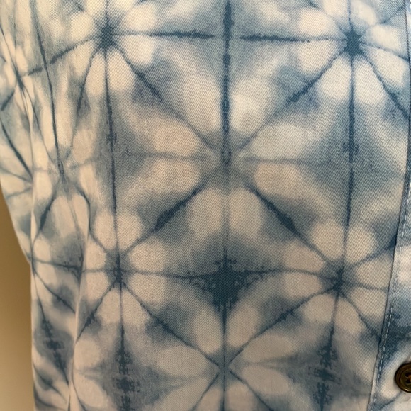 Blue and white shibori button up blouse with shirt sleeves. - Picture 3 of 8